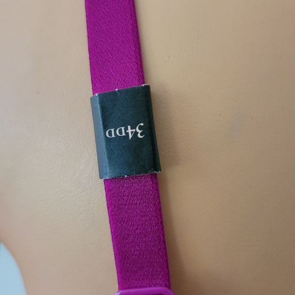 Victoria's Secret NWT Very Sexy Lightly Lined Plunge Bra 34DD. - Picture 4 of 8